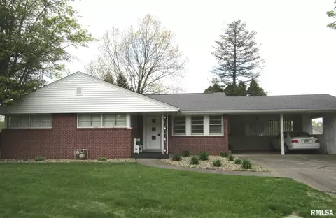 2037 Clubview Dr, Springfield, IL 62704