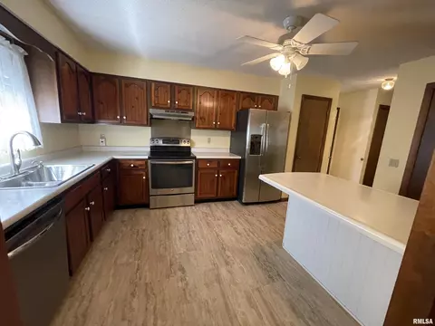 3304 Kimberly Dr, Springfield, IL 62704 photo 9