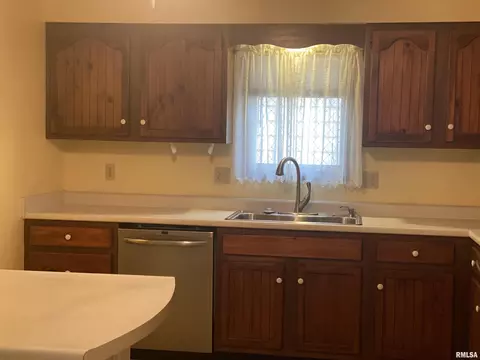 3304 Kimberly Dr, Springfield, IL 62704 photo 8