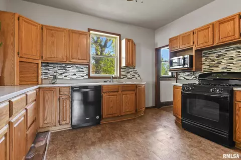831 N Milton Ave, Springfield, IL 62702 photo 13
