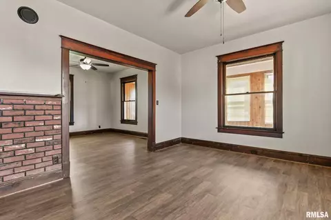 831 N Milton Ave, Springfield, IL 62702 photo 9
