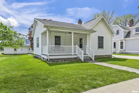 208 W Main St, Williamsville, IL 62693