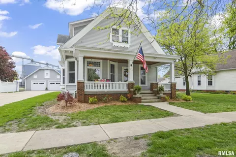 216 W Main St, Williamsville, IL 62693