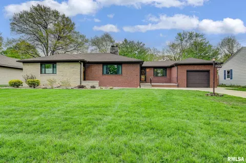 2324 S Glenwood Ave, Springfield, IL 62704
