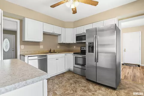 2206 Makemie Ave, Springfield, IL 62704 photo 9