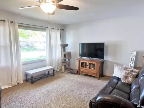 32 Longbow Ln, Springfield, IL 62704 photo 3