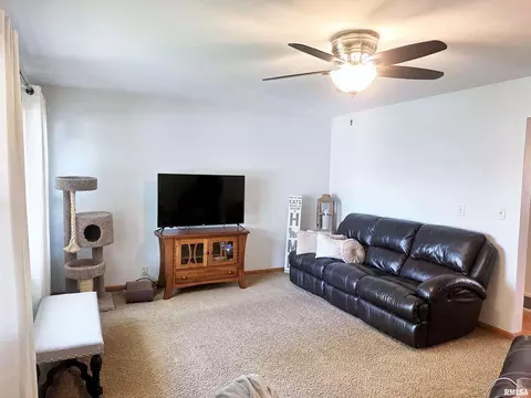 32 Longbow Ln, Springfield, IL 62704 photo 2