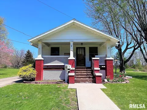 1299 Day St, Galesburg, IL 61401
