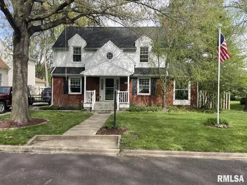 528 Rosedale Blvd, Jacksonville, IL 62650