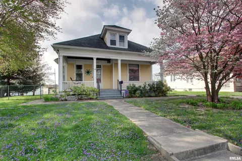 2432 Chestnut St, Quincy, IL 62301
