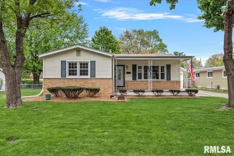 12 Oxford Rd, Springfield, IL 62702