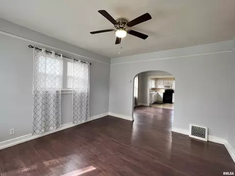 2133 N 8th St, Springfield, IL 62702 photo 3