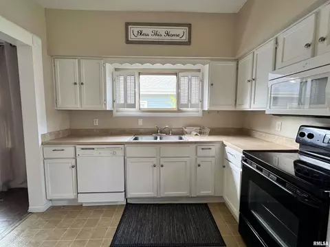 2133 N 8th St, Springfield, IL 62702 photo 9