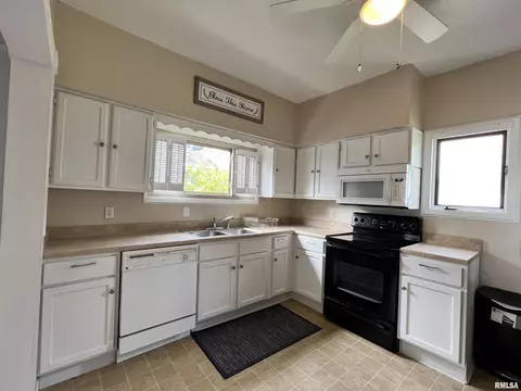 2133 N 8th St, Springfield, IL 62702 photo 8
