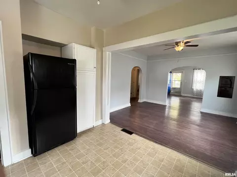 2133 N 8th St, Springfield, IL 62702 photo 10
