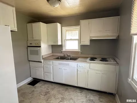 2239 E Adams St, Springfield, IL 62703 photo 5