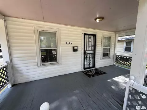 2239 E Adams St, Springfield, IL 62703 photo 2