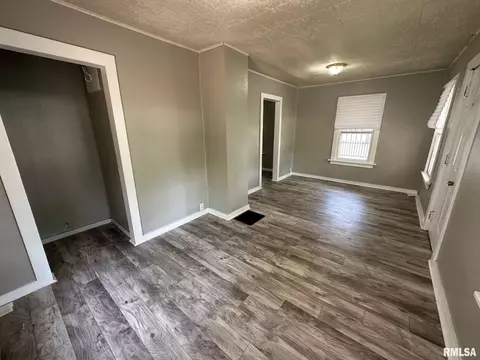 2239 E Adams St, Springfield, IL 62703 photo 3