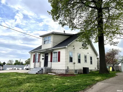 411 N 30th St, Quincy, IL 62301
