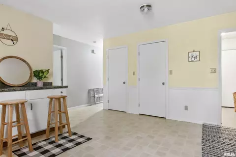 3042 Lakeshire Dr, Springfield, IL 62707 photo 9