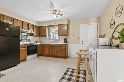 3042 Lakeshire Dr, Springfield, IL 62707 photo 17