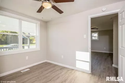 210 W Central Ave, Benld, IL 62009 photo 5