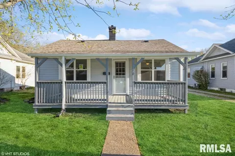 210 W Central Ave, Benld, IL 62009