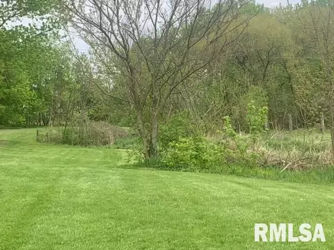 126 Willow Rd, Rochester, IL 62563