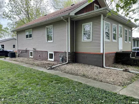 1305 E Black Ave, Springfield, IL 62702 photo 4