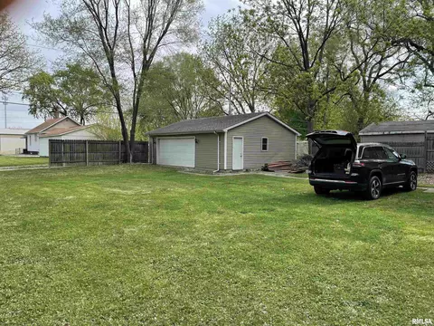 1305 E Black Ave, Springfield, IL 62702 photo 3
