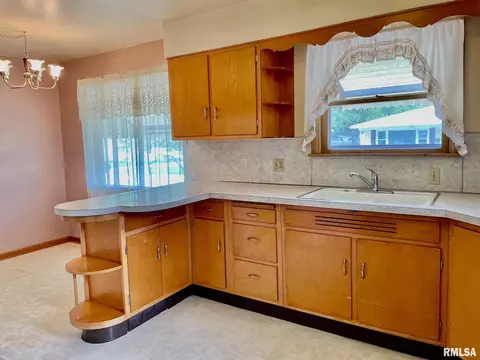 8 Alberta Ln, Springfield, IL 62704 photo 9