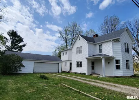 417 Logan St, Emden, IL 62635
