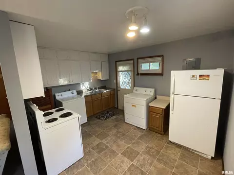 17 Hedge Dr, Springfield, IL 62702 photo 3