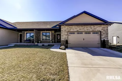 4710 Bellevue Dr, Springfield, IL 62711