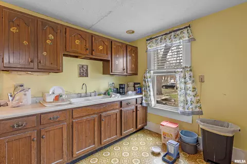 1036 N Rutledge St, Springfield, IL 62702 photo 17