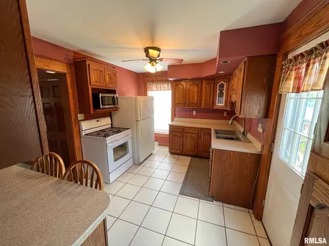708 S Abba St, Gillespie, IL 62033 photo 13