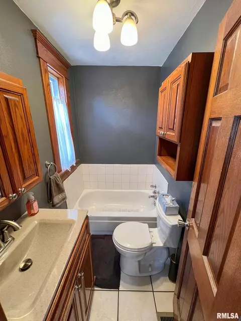 708 S Abba St, Gillespie, IL 62033 photo 22