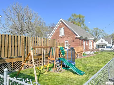 708 S Abba St, Gillespie, IL 62033 photo 4
