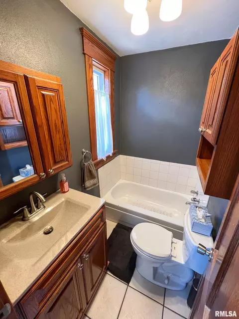 708 S Abba St, Gillespie, IL 62033 photo 23