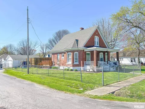708 S Abba St, Gillespie, IL 62033