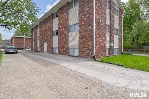 625 S New St, Springfield, IL 62704