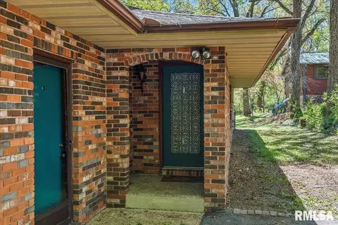 2320 E Lake Shore Dr, Springfield, IL 62712 photo 6