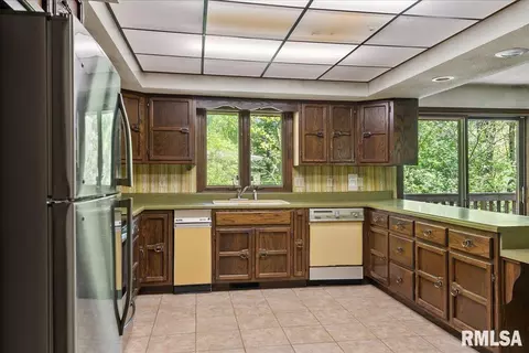 2320 E Lake Shore Dr, Springfield, IL 62712 photo 19