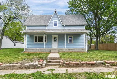409 E Church St, Pleasant Plains, IL 62677