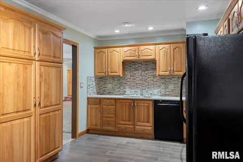 1630 Fairmont Dr, Springfield, IL 62702 photo 9