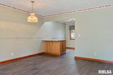 1630 Fairmont Dr, Springfield, IL 62702 photo 4