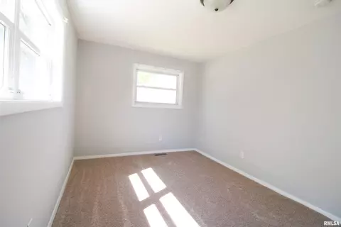 912 S 24th St, Springfield, IL 62703 photo 10