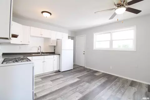 912 S 24th St, Springfield, IL 62703 photo 4