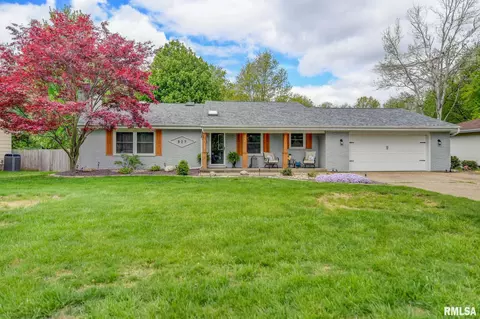 827 Mesa Verde Ct, Taylorville, IL 62568