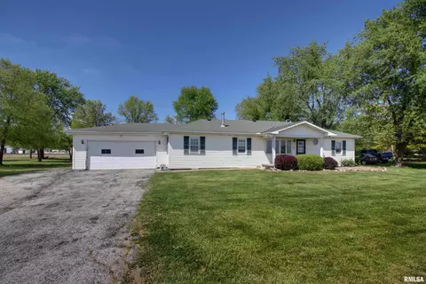 1635 N 1800th Ave, Paloma, IL 62359